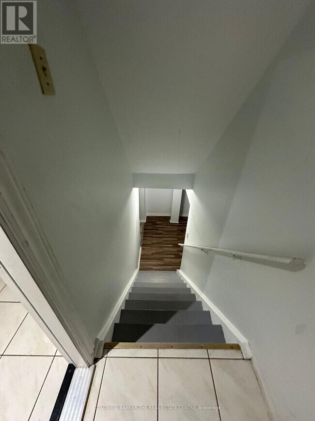 Photo du bâtiment - 1865 Cricket Ln