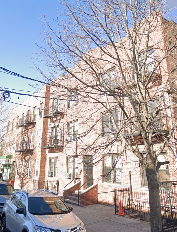 Foto principal - 387 Chestnut St