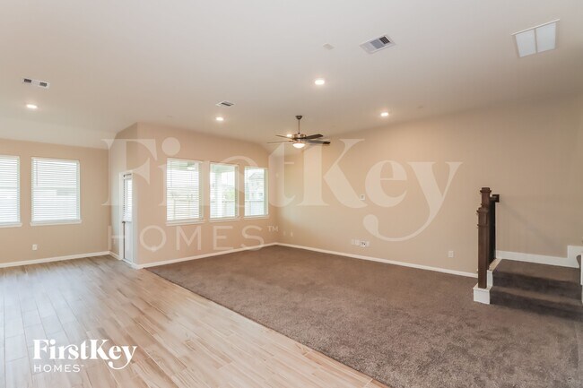 Foto del edificio - 4615 Red Yucca Dr