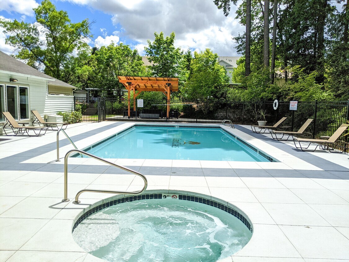 Grand Oaks Apartments in Corvallis, OR