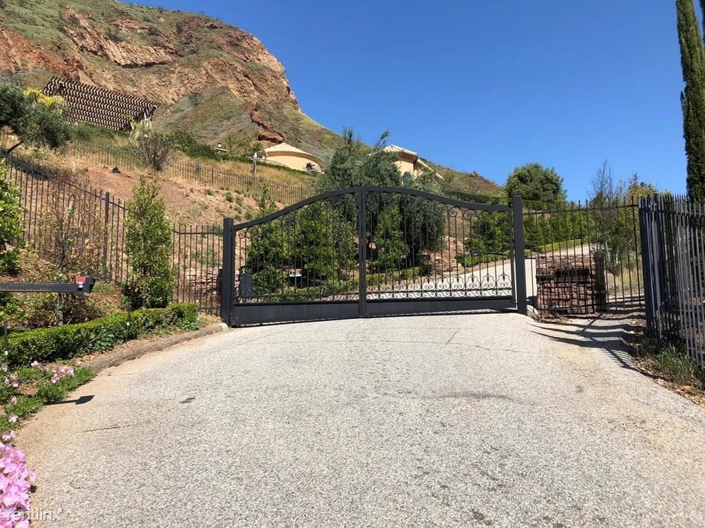 Primary Photo - 4 br, 6.5 bath House - 29453 Mulholland Hwy