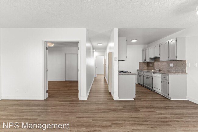 Building Photo - 3 br, 1.5 bath Apartment - 1335 Stanley Av...