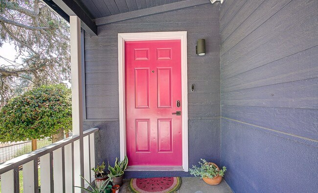 Front door - 663 Micheltorena St