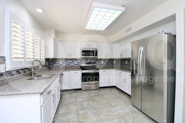 Building Photo - 4237 E Rockledge Rd