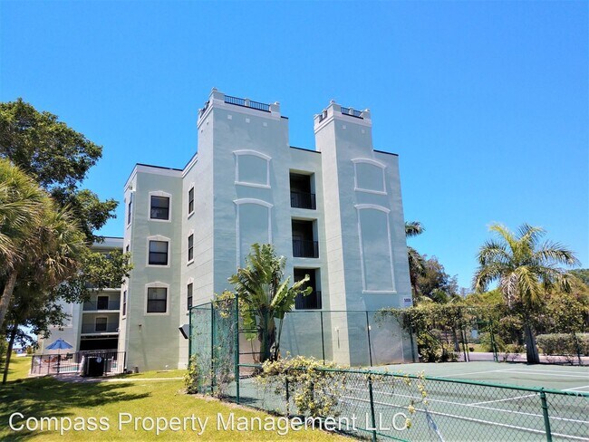 Building Photo - 3 br, 2.5 bath House - 5050 N Beach Rd #301