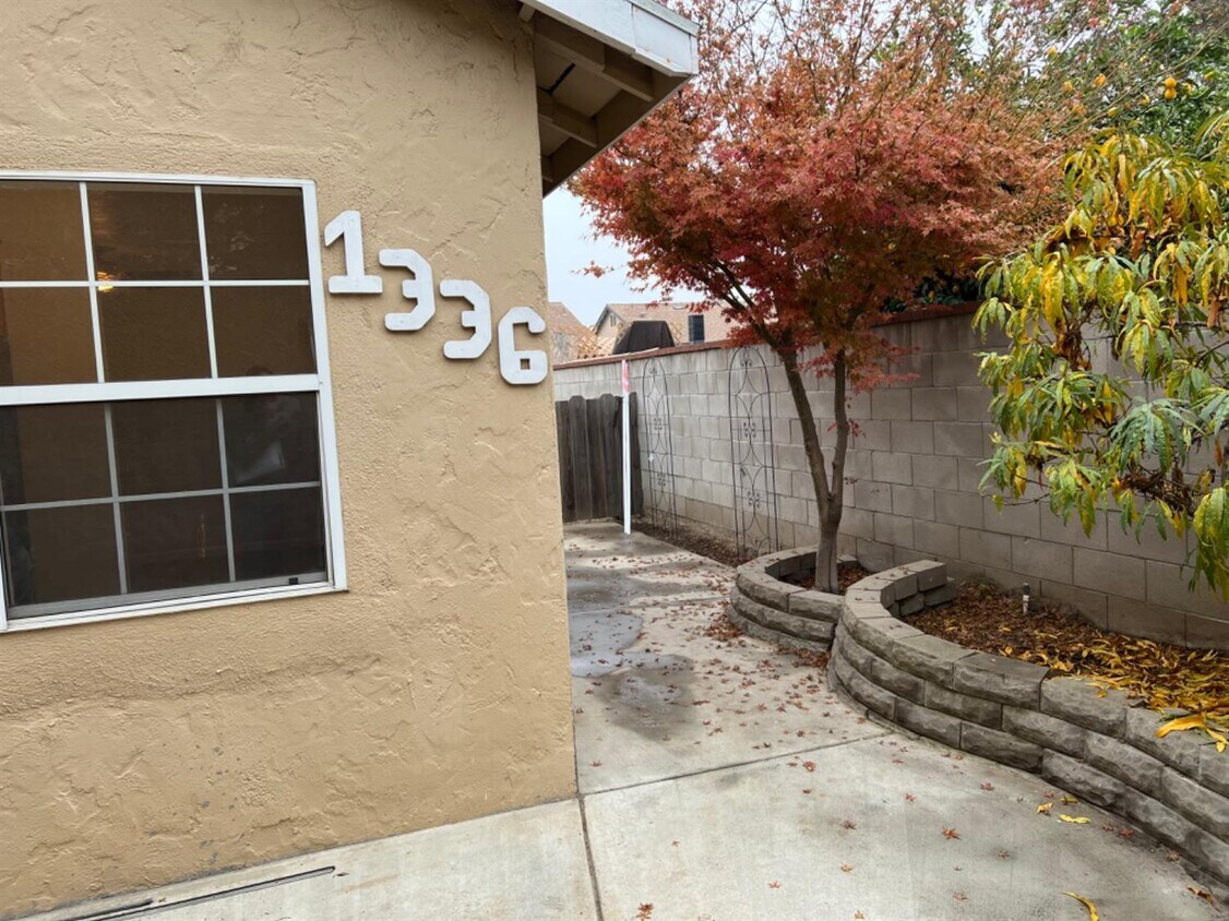 1336 21st Ave, Kingsburg, CA 93631 House for Rent in Kingsburg, CA