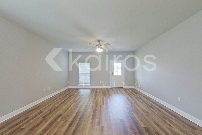 Building Photo - 13760 Willowmore Dr