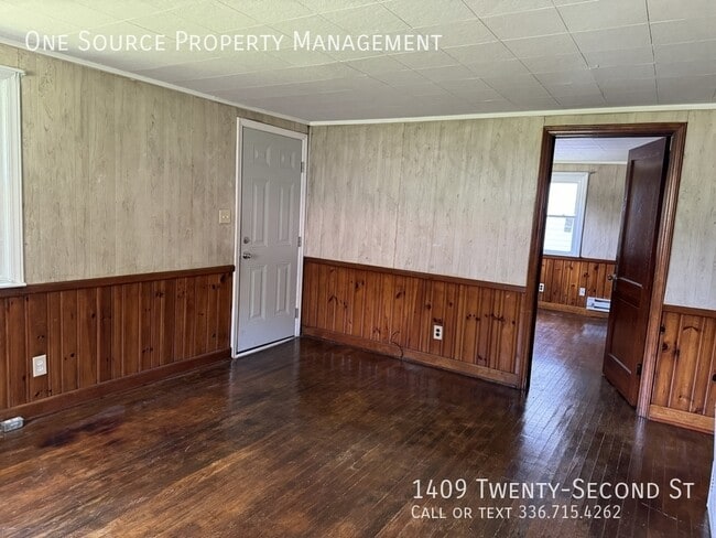 Building Photo - 1409 NE 22nd St