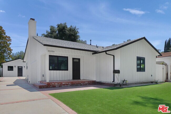 Building Photo - 22054 Avenue San Luis