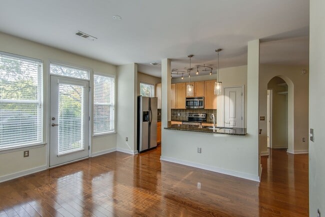 Rare rental opportunity at Bristol West End! - Rare rental opportunity at Bristol West End! House