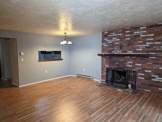 Building Photo - 82 Highwood Dr