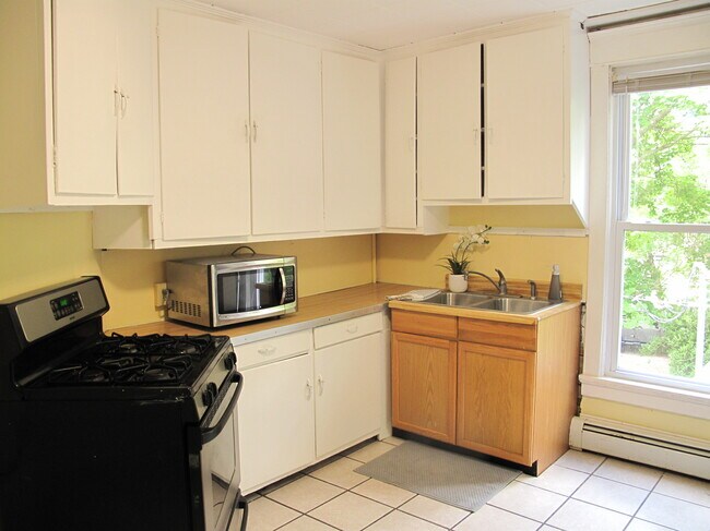 Building Photo - 502 Dryden Rd