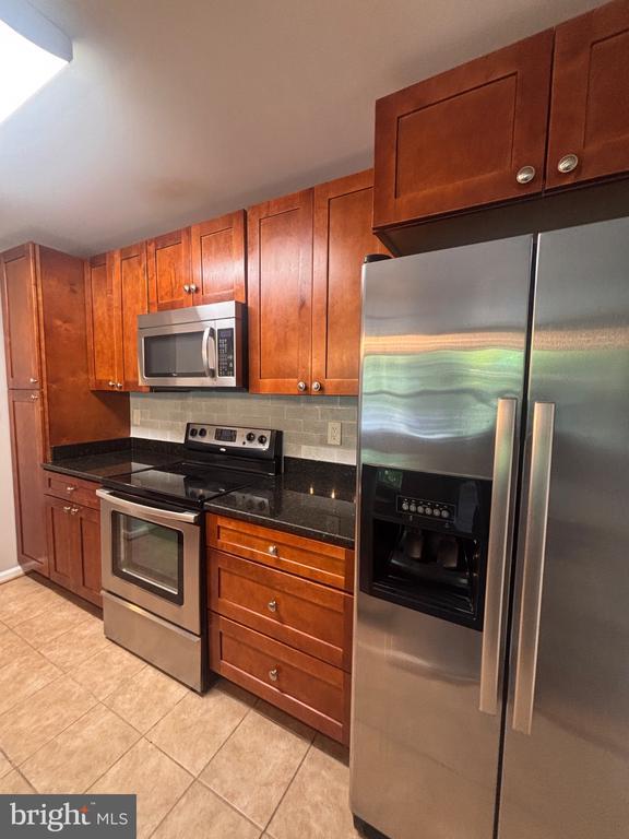 Building Photo - 14201 Wolf Creek Pl