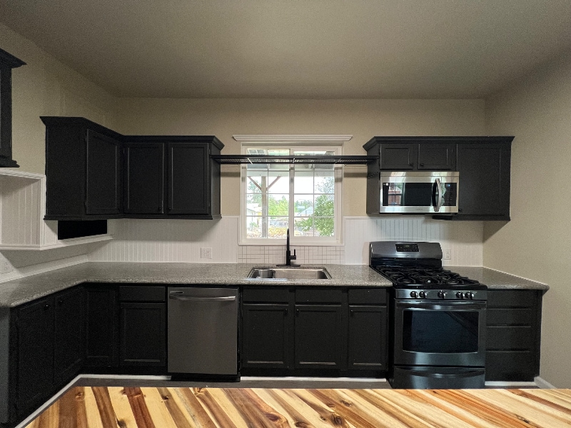 Foto principal - 18308 Laurel Ave