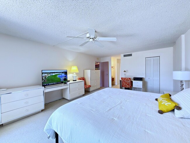Foto del edificio - 3546 S Ocean Blvd
