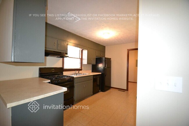 Building Photo - 7290 Hollyhock Dr