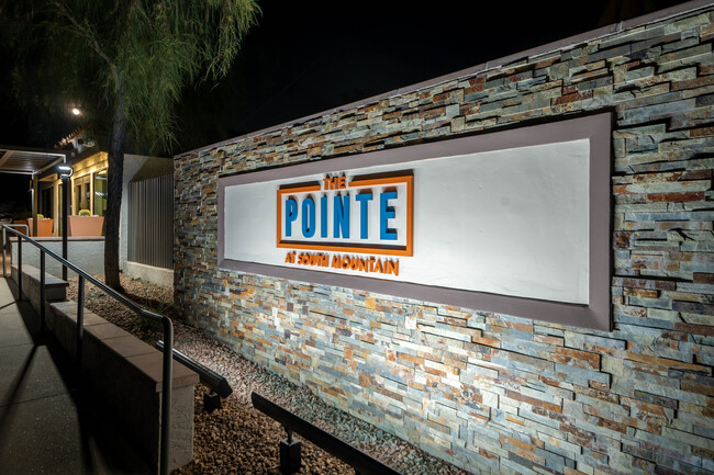 Foto del edificio - The Pointe at South Mountain