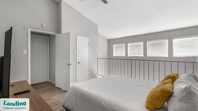 Foto del edificio - 5301 Overton Ridge Blvd