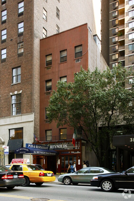 Primary Photo - 351 W 57th St