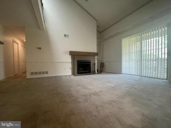 Foto del edificio - 912 Foxmeadow Dr