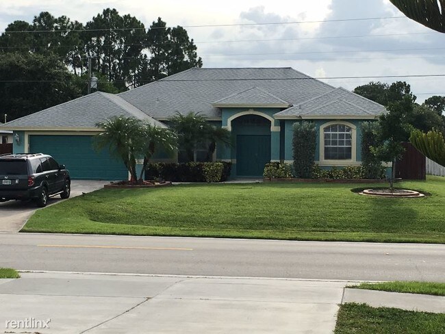 Building Photo - 1702 SW Cashmere Blvd
