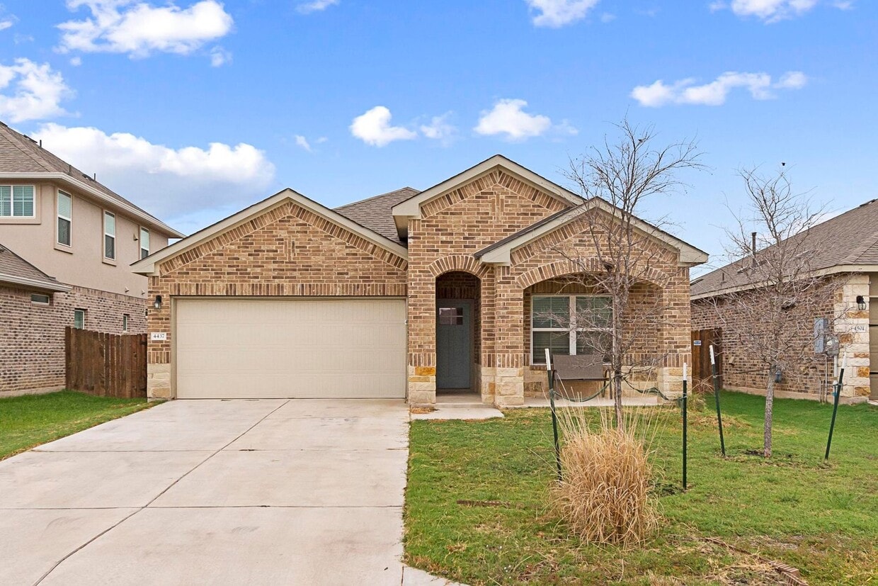 Primary Photo - Gorgeous 4-bedroom home!