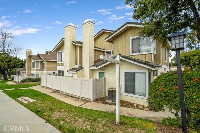 Building Photo - 23767 Highland Valley Rd