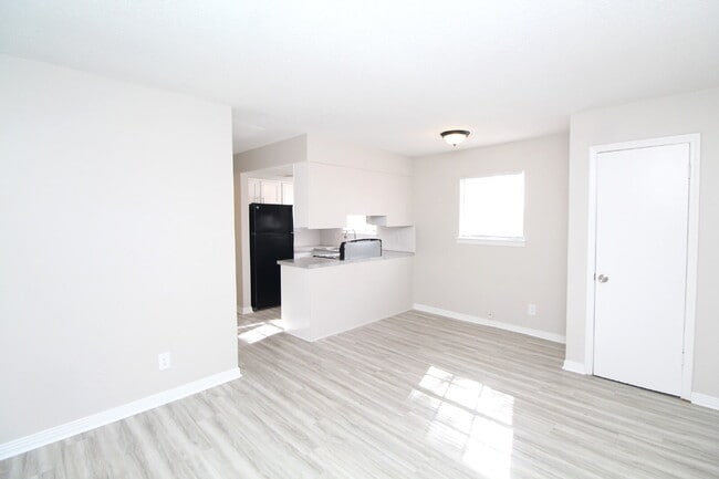 Building Photo - Move-In Ready 1BR/1BA Apartment in NE Pensacola – Close to UWF and West Florida Hospital