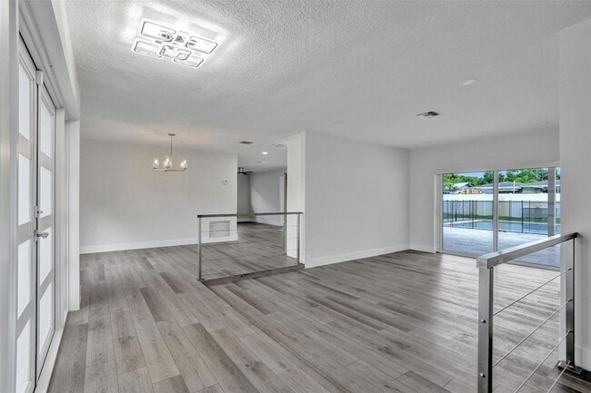 Foto del edificio - 5361 SW 7th St