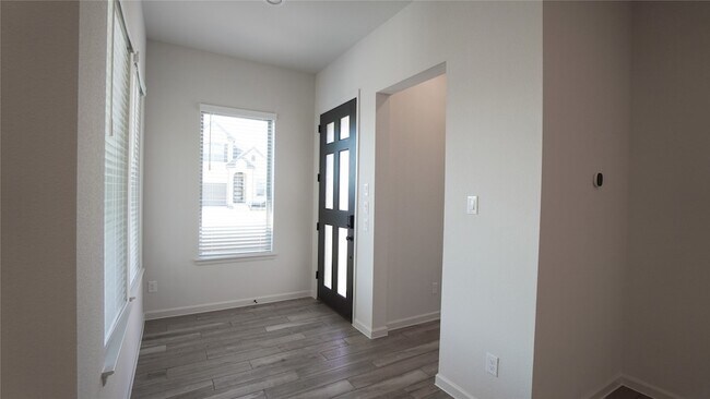 Building Photo - 4104 Hudson St