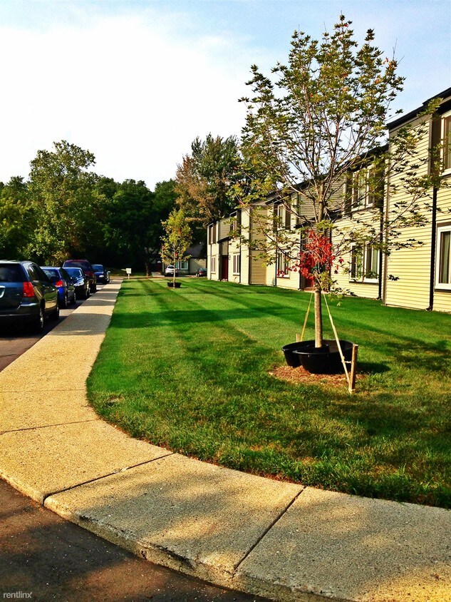 Primary Photo - 29090 Tiffany Dr E