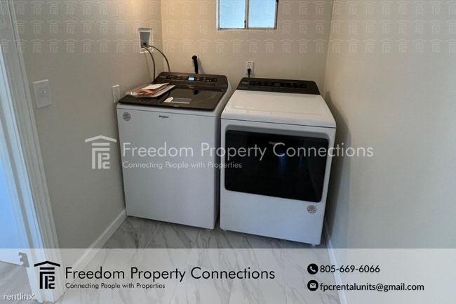 Building Photo - 1 br, 1 bath Duplex - 3610 Via Lato B