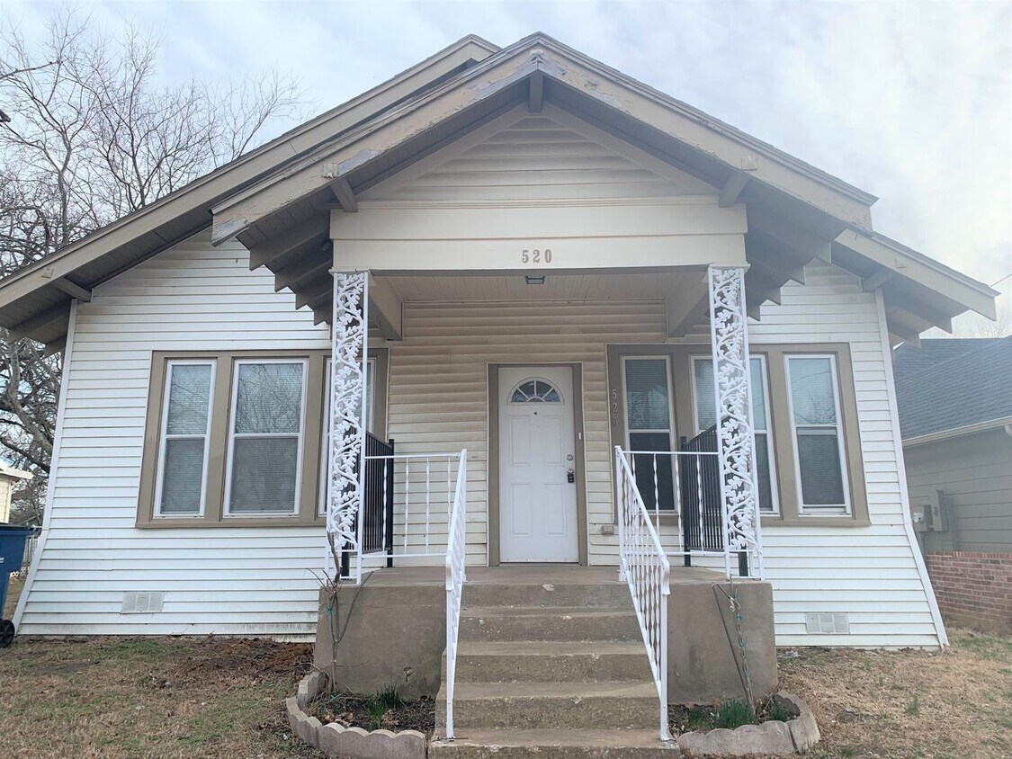 Foto principal - 520 E Day St