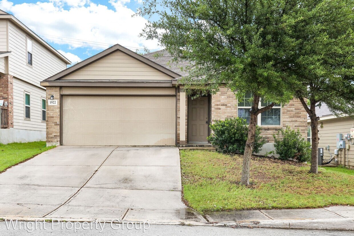 3 br, 2 bath House 1922 Marbach Woods House for Rent in San Antonio