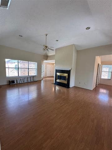 Building Photo - 638 Hood Dr
