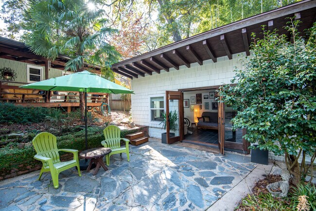 Foto del edificio - 1096 Oakfield Dr SE