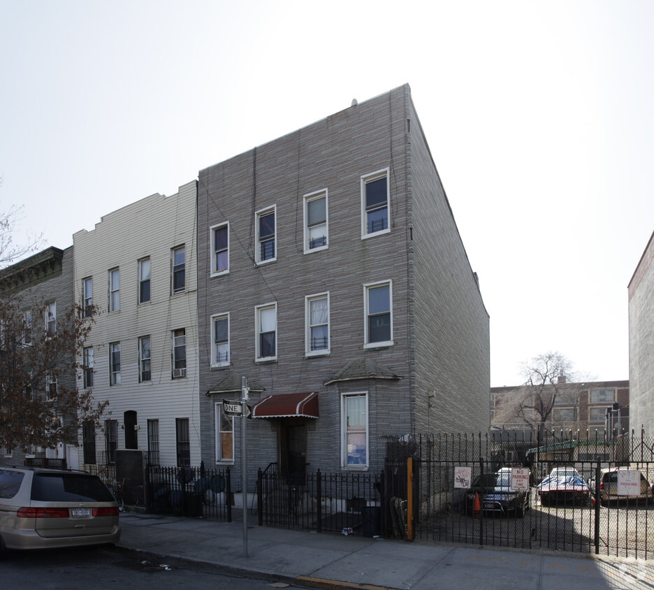 218 Boerum Street - 218  Boerum Street