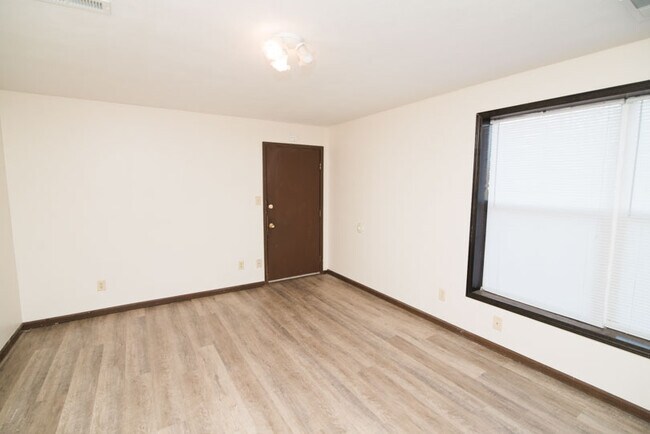 Building Photo - 2610 Schott Rd