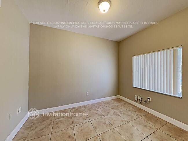 Foto del edificio - 7477 NW 180th St