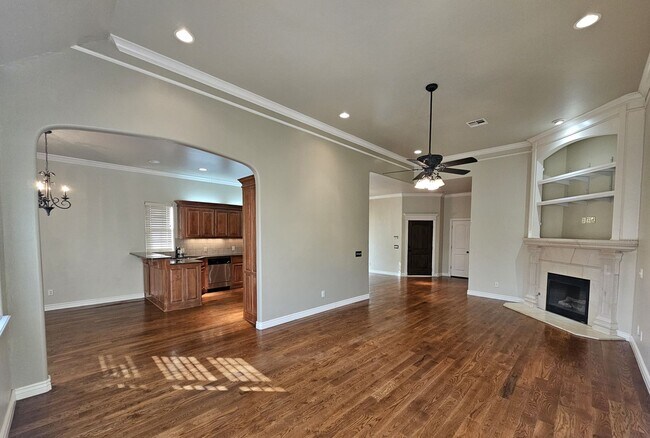 Foto del edificio - (3) Bed/(2) Bath In Tuscany Court Avail NOW!