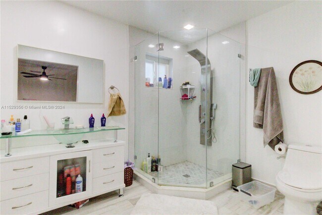 Foto del edificio - 13821 SW 14th St