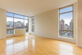 Building Photo - 250 E 30th St
