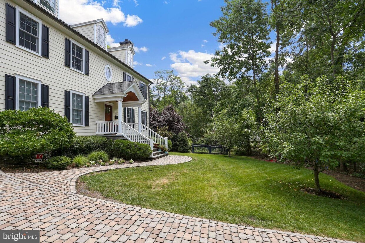 Foto principal - 413 E Timber Branch Pkwy