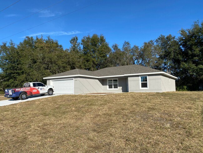 Foto del edificio - Custom Home - Desirable SW Ocala Neighborhood 3/2/2 **Won't Last**