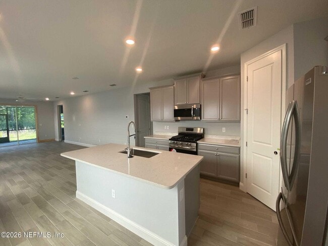 Foto del edificio - 261 Killarney Ave