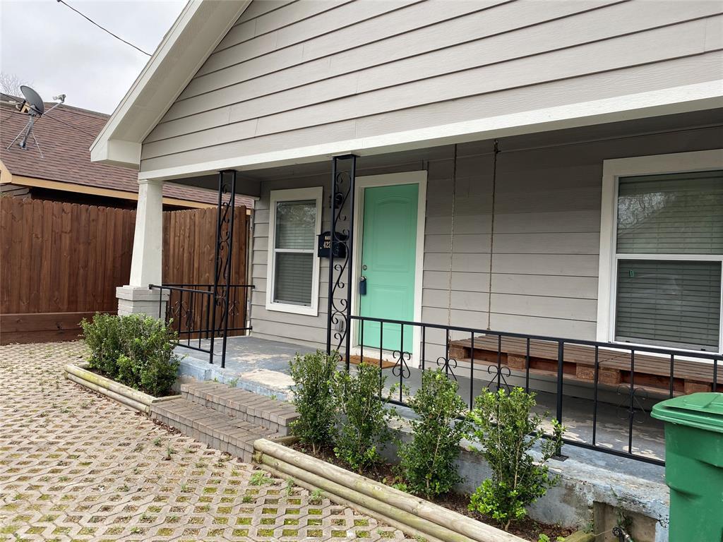Foto principal - 4221 Marina St