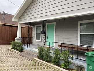 Building Photo - 4221 Marina St