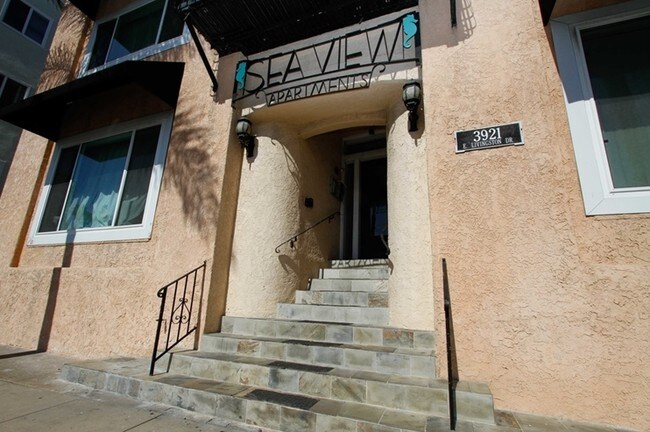 Foto del edificio - 3921 E Livingston Dr