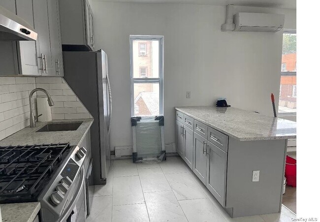 Building Photo - 78-26 69th Ave