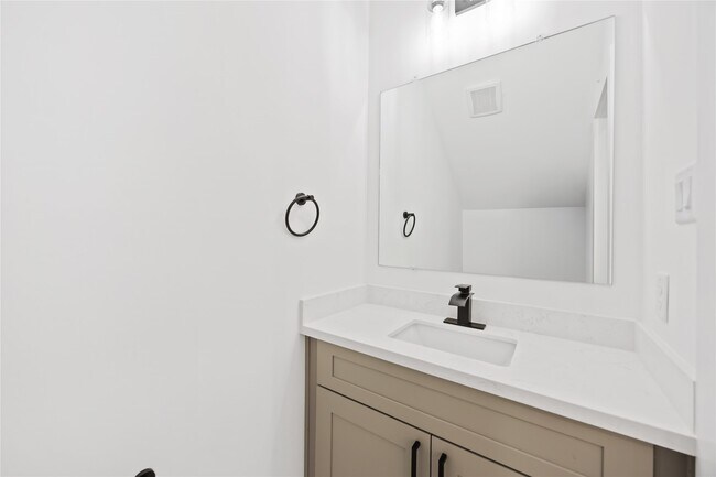 Foto del edificio - 7126 Bywood St